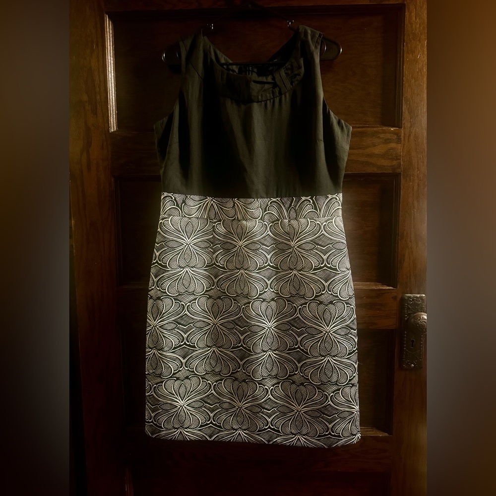 Banana Republic Black Top with White Patterned Skirt Mini Dress, Size 14